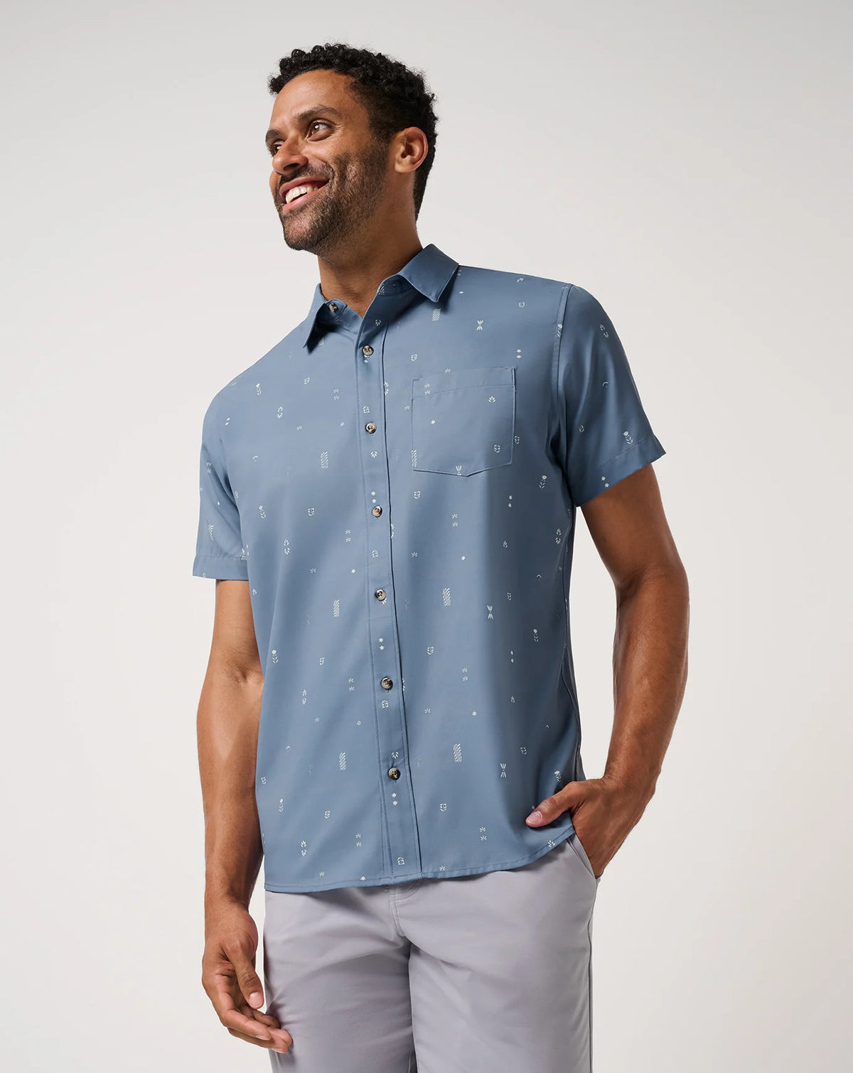 Techwoven Waves Button Up